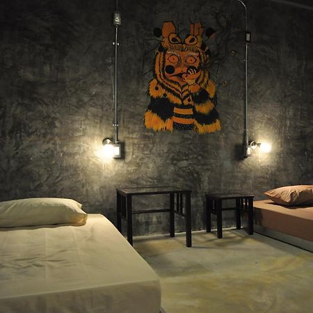 Nexchange Hostel Банкок Екстериор снимка