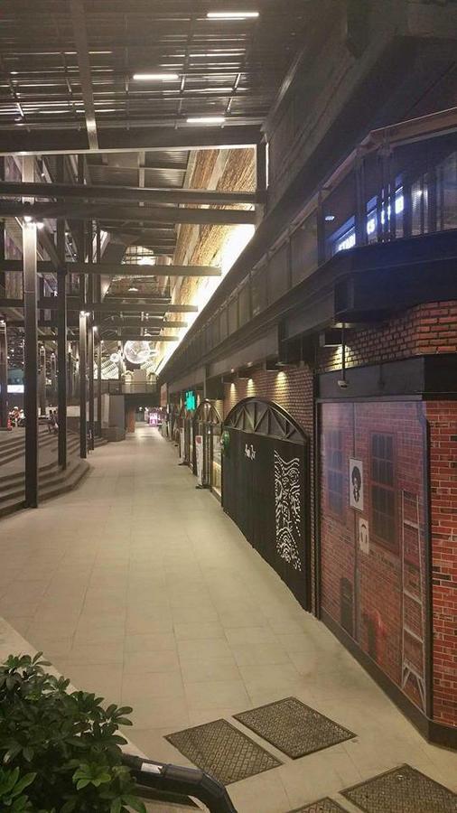 Nexchange Hostel Банкок Екстериор снимка