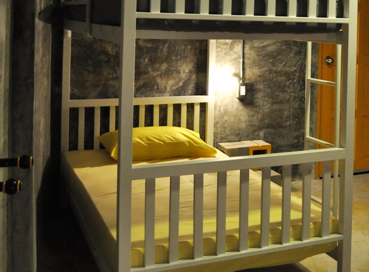 Nexchange Hostel Банкок Екстериор снимка